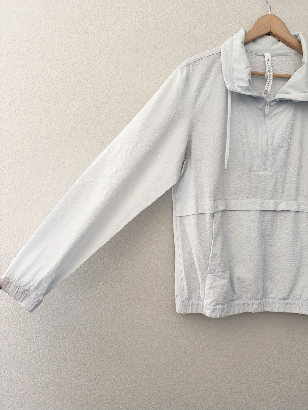 Lululemon Pack Light Pullover Windbreaker Jacket 8 Textured Athleisure Active - Picture 10 of 14